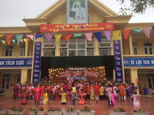 Trường Tiểu học Ngô Gia Tự chào đón xuân Đinh Dậu 2017 -  Xuân yêu thương  